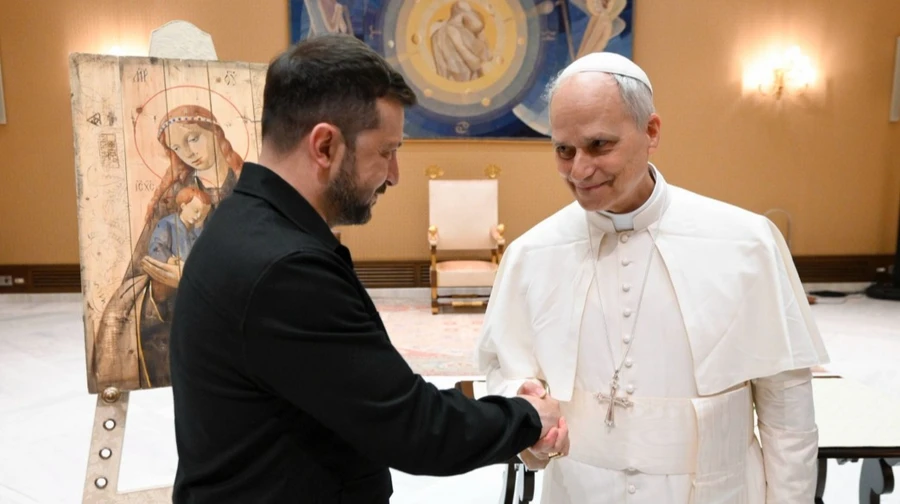 Замість перемир'я великодня ескалація: Зеленський провів розмову з Папою під час атаки РФ