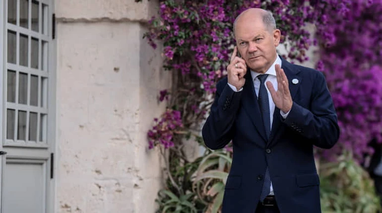 60 хвилин сорому Шольца: що у Німеччині думають про спроби канцлера відновити діалог з Путіним