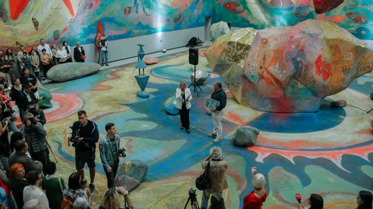 Волинська феєрія: як у Луцьку відкривали гігантську Космогонію Петра Антипа