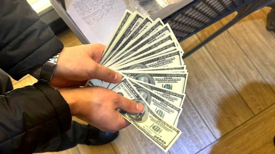 Женись на мне, если хочешь за границу: женщина с инвалидностью предлагала незаконные услуги