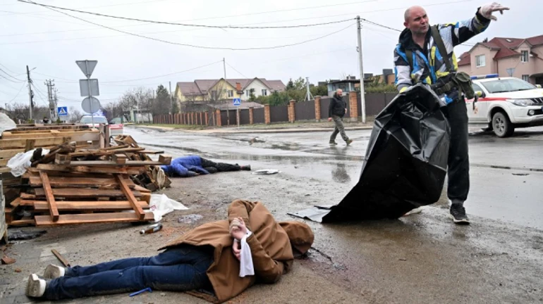 РосСМИ поговорили с контрактником из Бучи: российские военные пьянствовали и убивали мужчин 