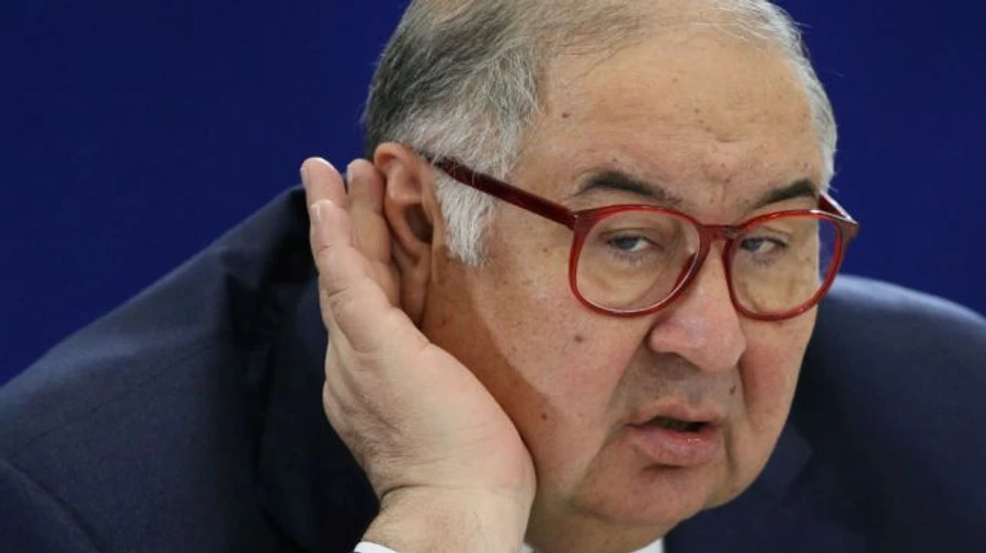 Франція заморозила два вертольоти Усманова – ЗМІ