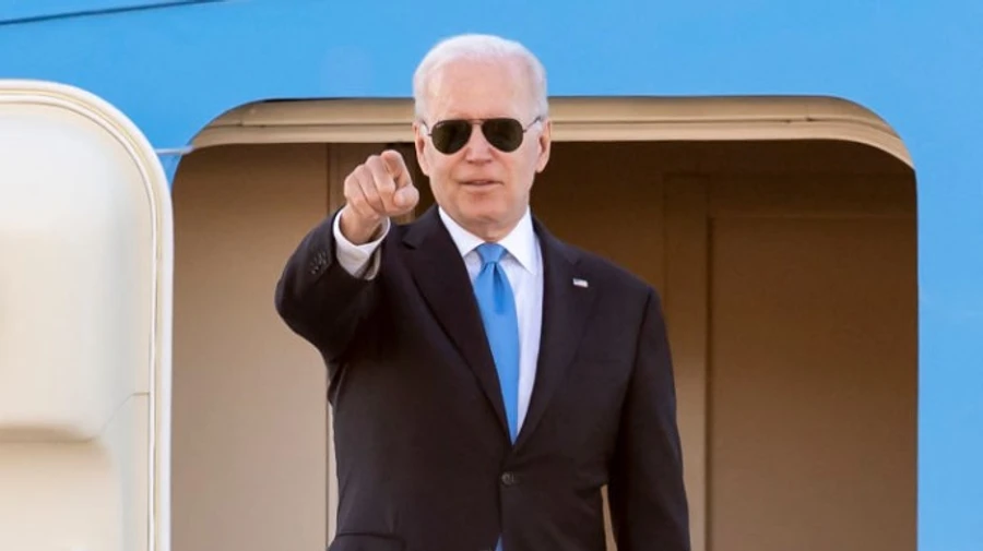 Байден під час переговорів знову пригрозив Путіну наслідками