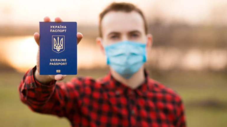 (Не)нужны собственному государству: как подростки c оккупации пытаются получить паспорт Украины