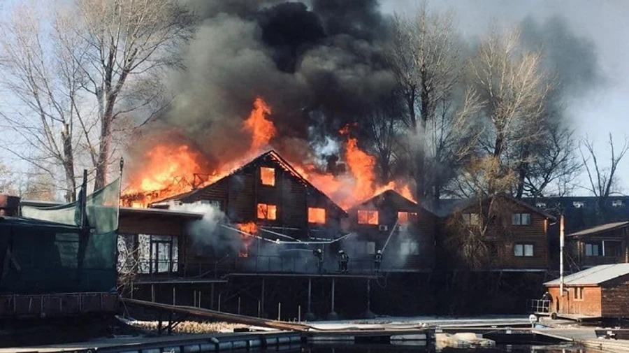 На Гидропарке пылал отель-ресторан