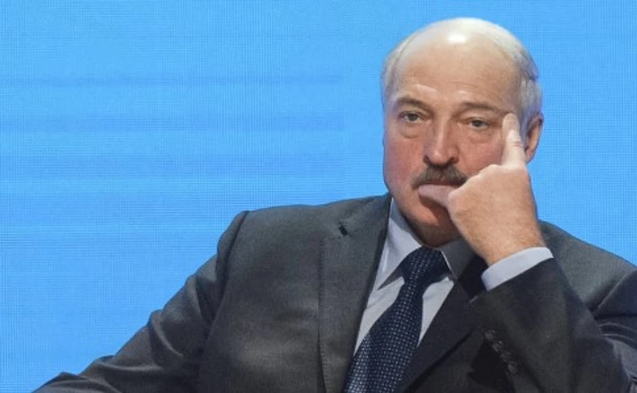 Всупереч коронавірусу: в Білорусі відновилося навчання у школах