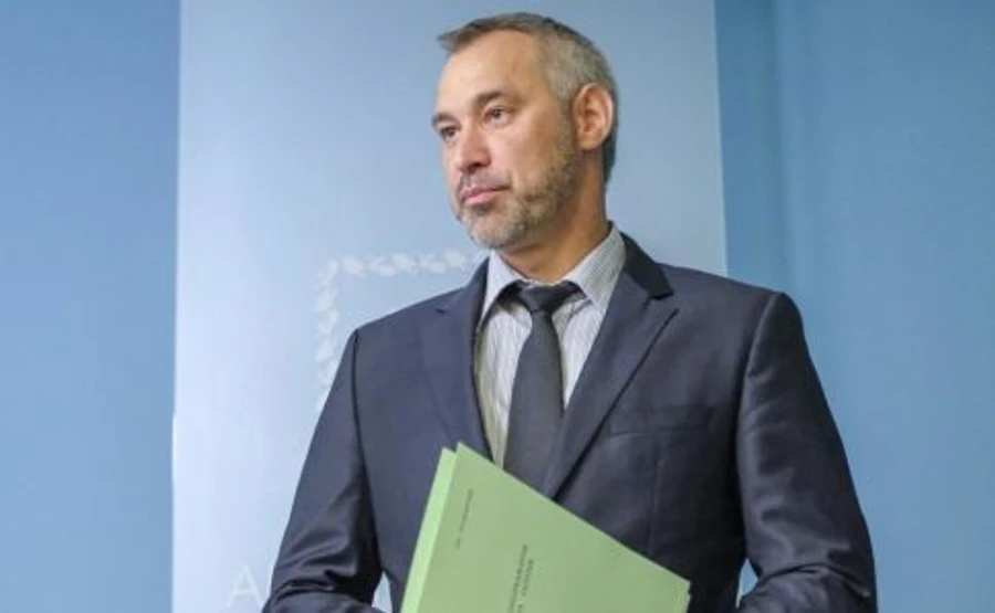 Комітет відправив у Раду постанову про недовіру Рябошапці