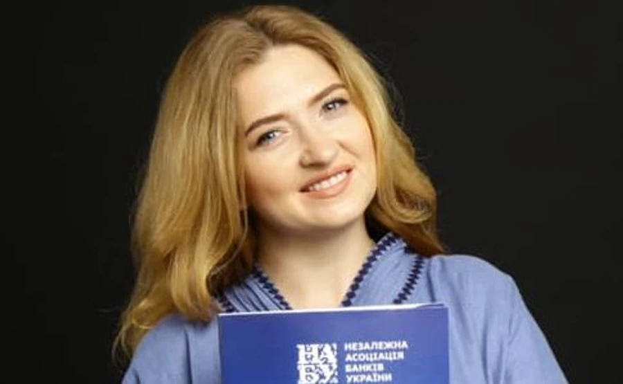 Кандидат заявляет, что ее незаконно исключили из Слуги народа