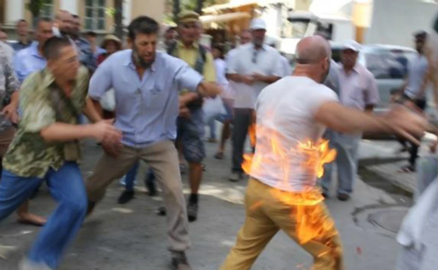 У центрі Сімферополя кримський татарин підпалив себе
