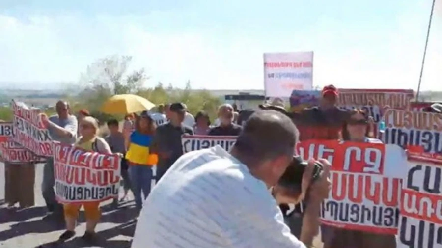 Protesters in Armenia's Gyumri demand withdrawal of Russians from local military base