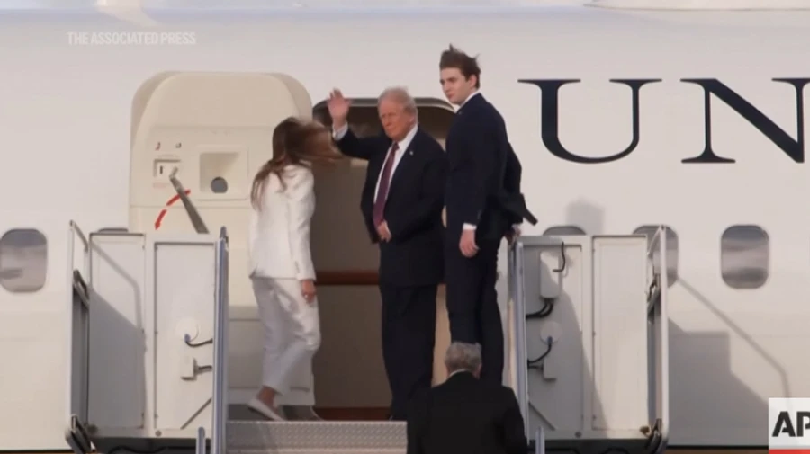 Трамп прибыл в Вашингтон перед инаугурацией