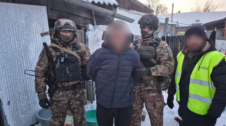 Познакомился онлайн и заманил к себе: в Сумской области мужчине грозит пожизненное заключение за изнасилование 13-летней девочки