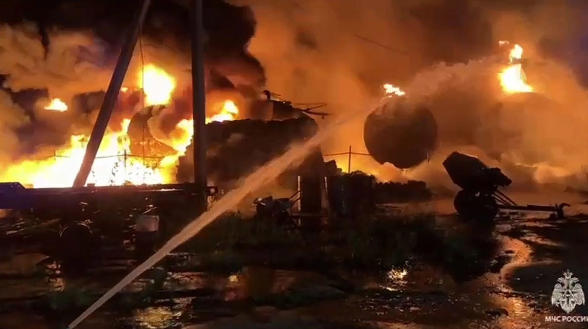 Large-scale fire erupts at oil storage facility in Russia's Perm Oblast ...