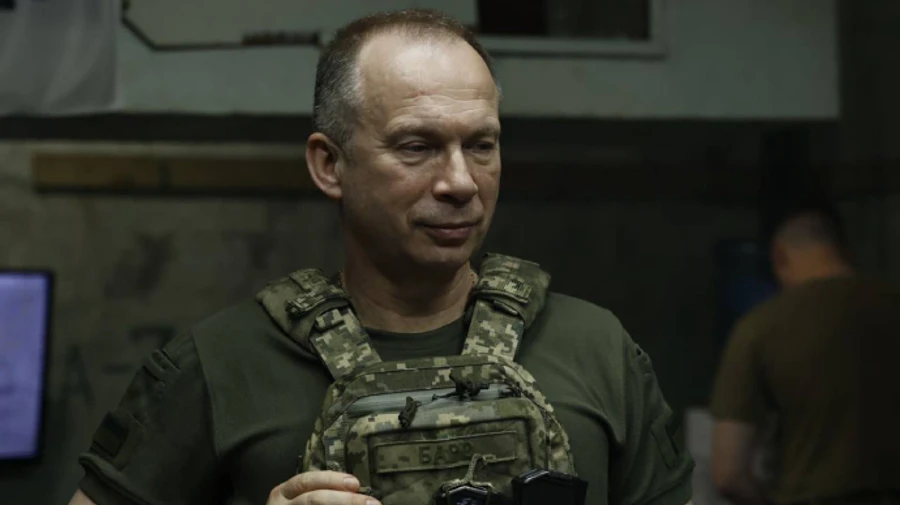 Ukrainian Ground Forces Commander visits frontline near Bakhmut to discuss further actions