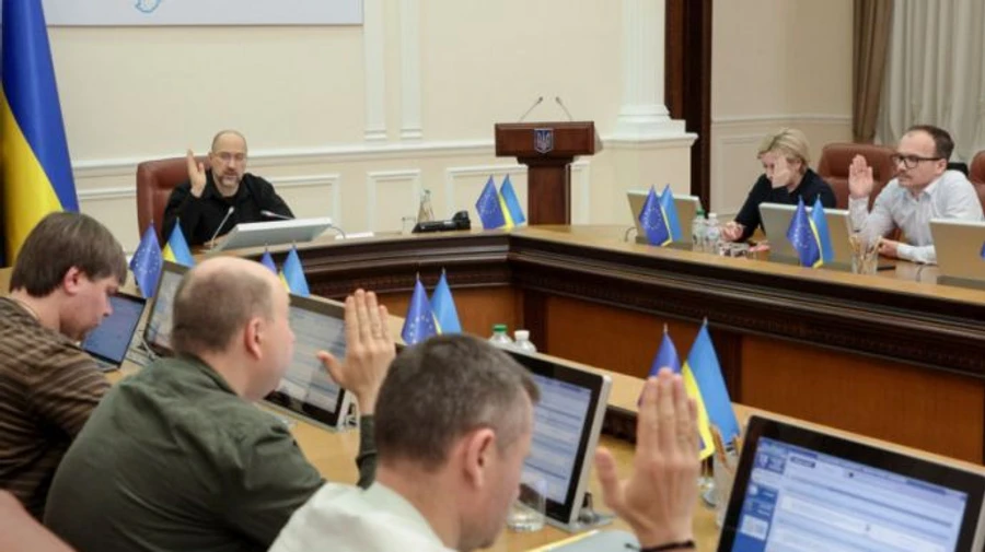 Кабмін доручив евакуювати дитбудинки з небезпечних зон