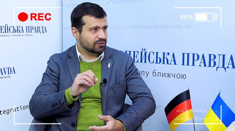 Германия любит Россию. Есть также коррупция, но не обязательно речь идет о деньгах