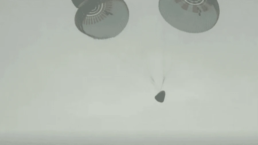 Туристи місії SpaceX повернулися на Землю