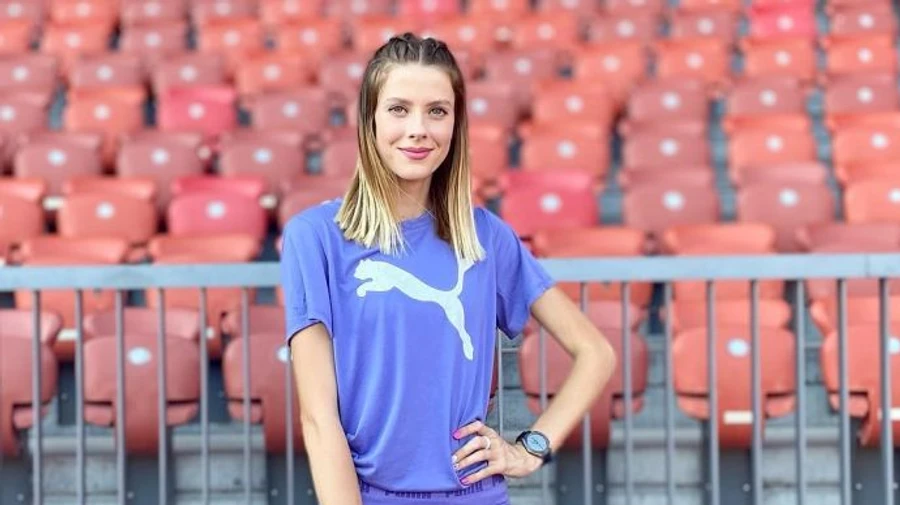 Стрибунка Магучіх прокоментувала друге фото з росіянкою: Обіймала не вона