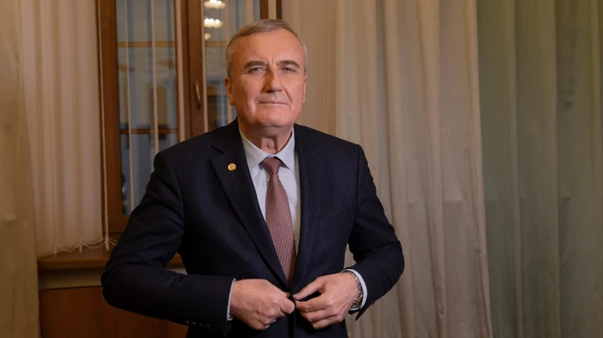 Президент НАНУ озвучил зарплаты сотрудников