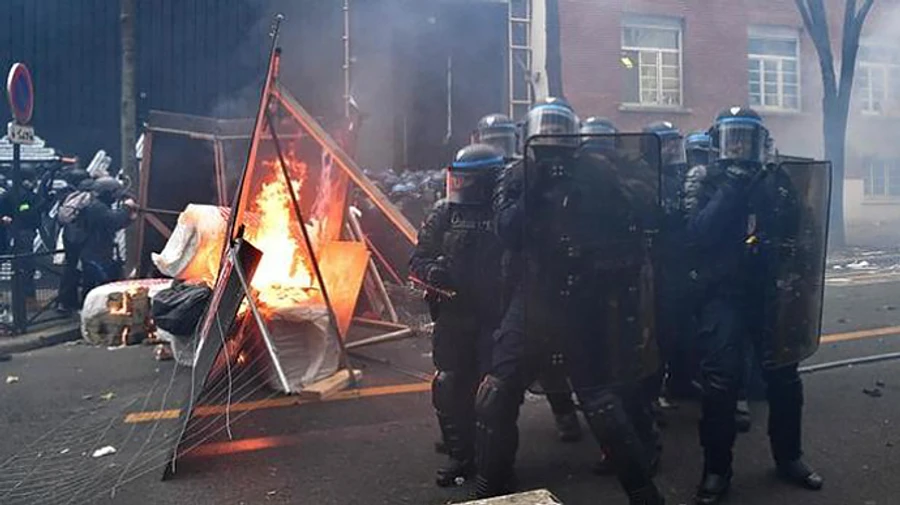 У Франції нова хвиля протестів через закон про захист поліції