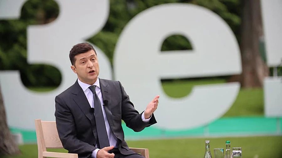 Зеленский: Хочу быть президентом, который сделает в Украине дороги