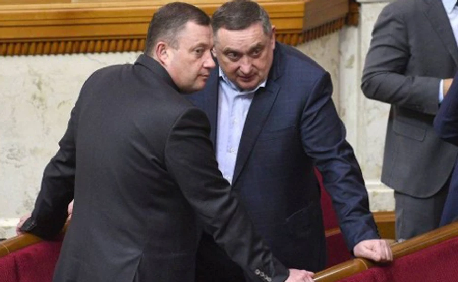 НАЗК викрило двох нардепів: в роботі діяли у власних інтересах