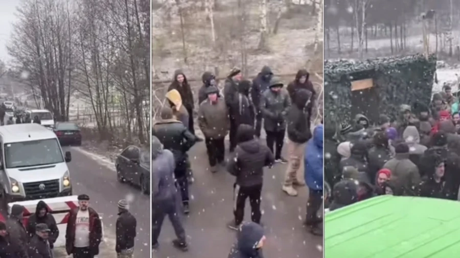 На Рівненщині місцеві мешканці блокували КПП: чого вимагають