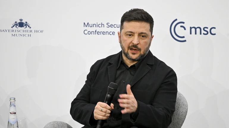 Зеленський запропонував росіянам перемир'я для проведення виборів у РФ