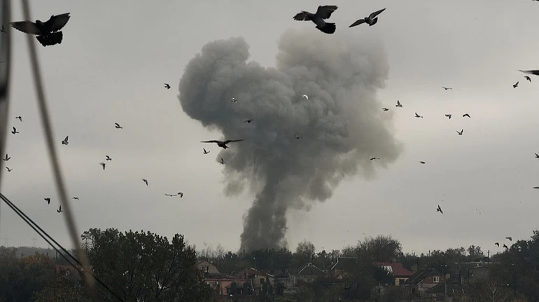 Ворог вдарив балістикою по підприємству в Чернігові: є загиблий та поранений