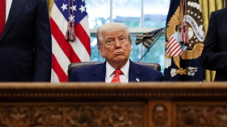 Трамп пообіцяв змести Іран з лиця землі, якщо він заважатиме операції в Ормузькій протоці
