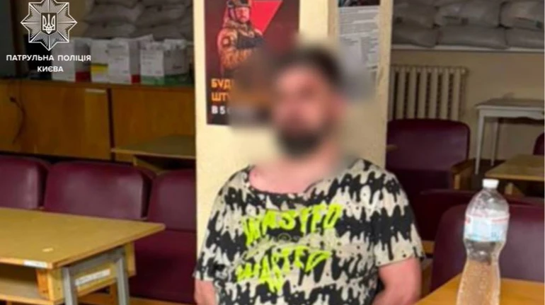 Інцидент у Києві: група осіб перешкоджала затриманню правопорушника – патрульна поліція