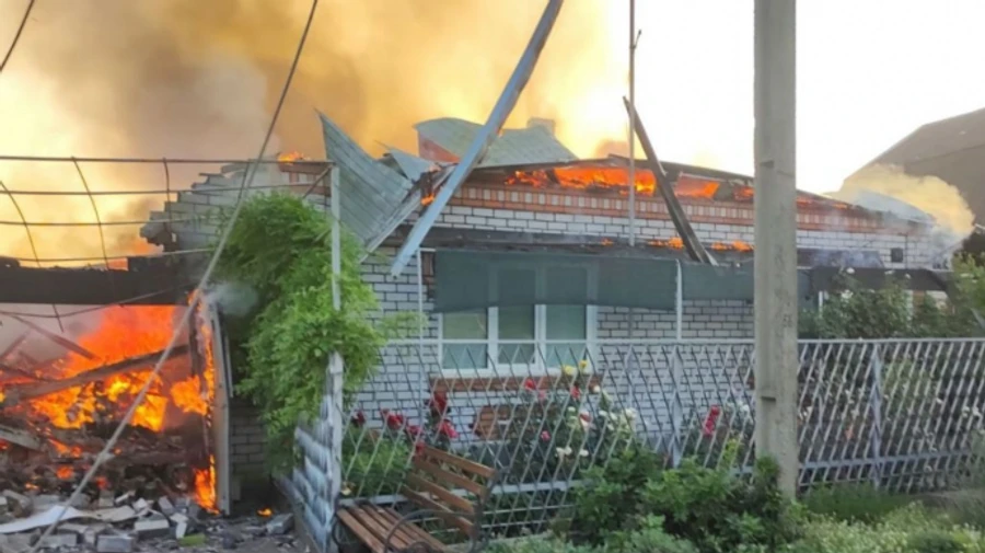 Россияне атаковали Никополь дронами и артиллерией: в городе пожары, есть пострадавшие