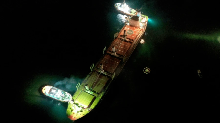 Корабель з кукурудзою з України сів на мілину і заблокував рух Босфором