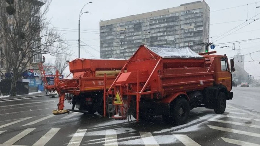 У Києві буде слизько: водіїв закликають не користуватися авто