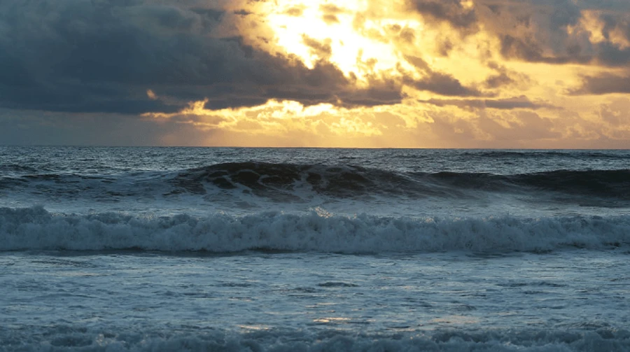 Біля Мадагаскару затонув корабель з пасажирами