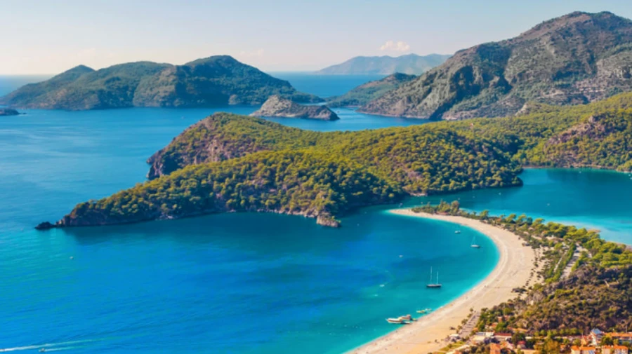 В апреле-июне среди иностранных туристов в Турции больше всего было украинцев