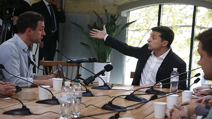 Видання Шарія акредитували на пресконференцію до Зеленського, низку ЗМІ – ні