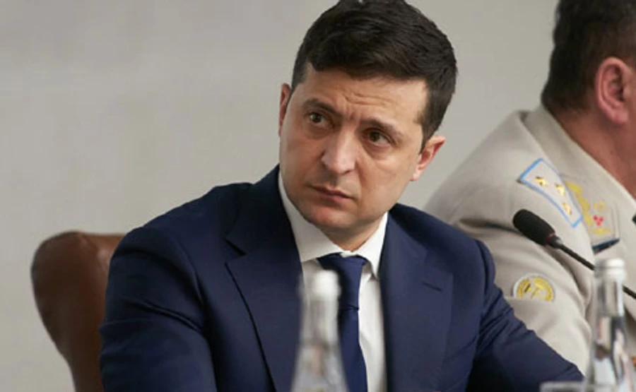 Зеленский ежедневно проводит две экстренные встречи по коронавирусу