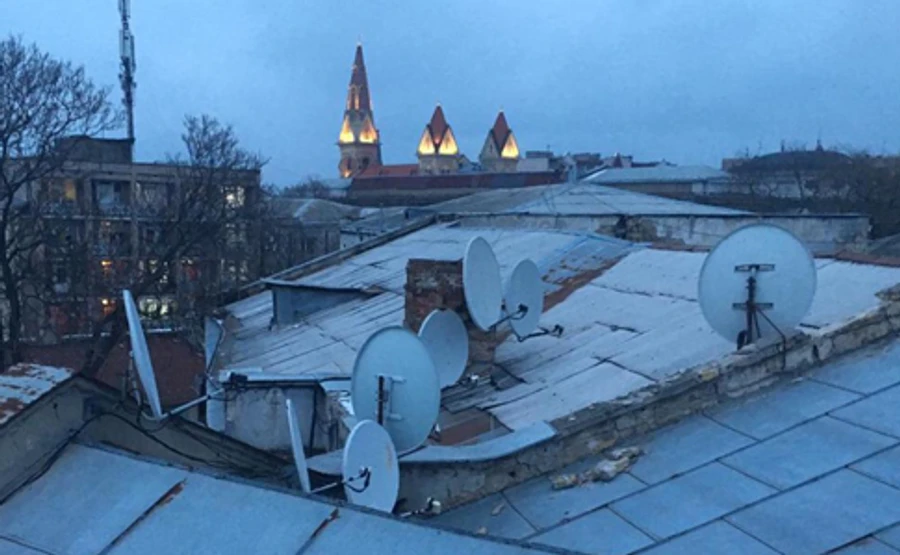 Полиция разоблачила банду, которая создала пиратский ресурс и транслировала 700 каналов