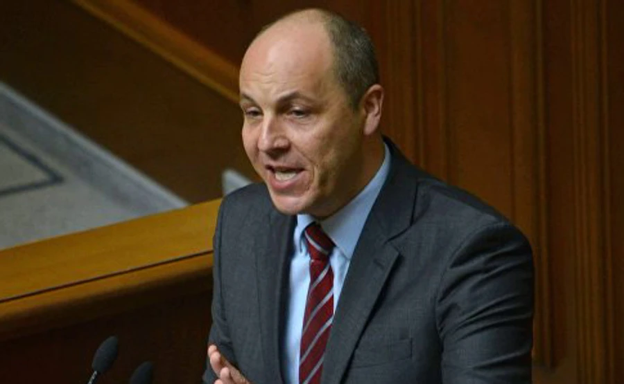 У Парубія кажуть, що він не підписував відрядження Савченко