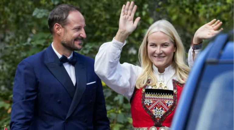 Конец монархии? Как дружба принцессы с Эпштейном может изменить систему власти в Норвегии