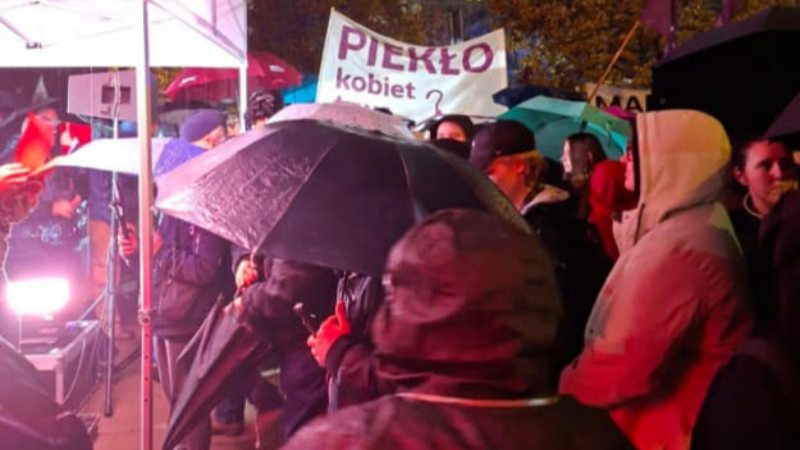 У Польщі у 28 містах проходять протести за право на аборт