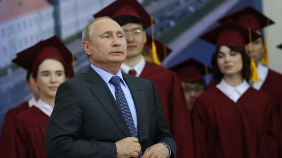 Разведка Британии связала деградацию образования и науки в РФ с решениями Кремля