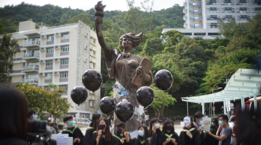 Университеты Гонконга убрали памятники протестам на Тяньаньмэнь