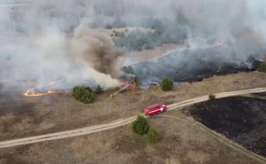 У Чорнобильській зоні все ще горить, радіаційний фон в нормі