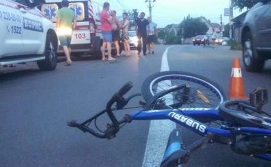 У Києві засудили до 8 років водія, який збив 2 дівчат на Осокорках