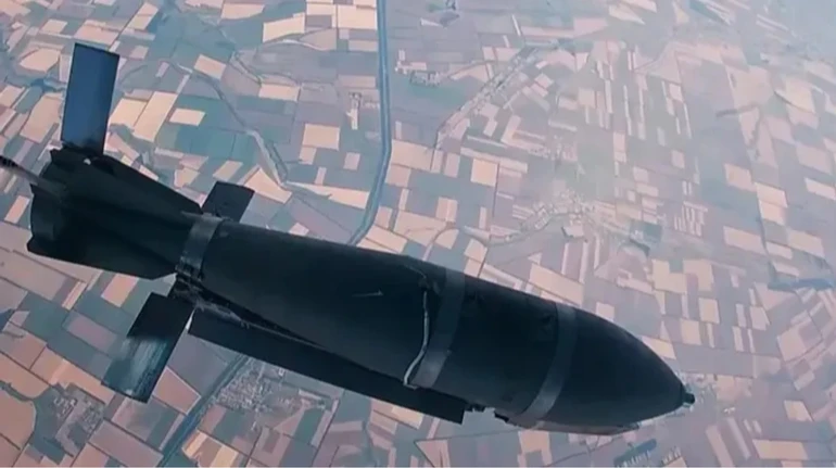Beyond the front line. What has the arrival of rocket-powered aerial bombs changed, and can Ukraine counter them?