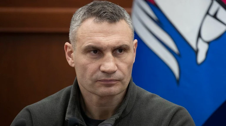 Кличко доручив головам районів до вечора прибрати сніг і лід, інакше розповість Зеленському