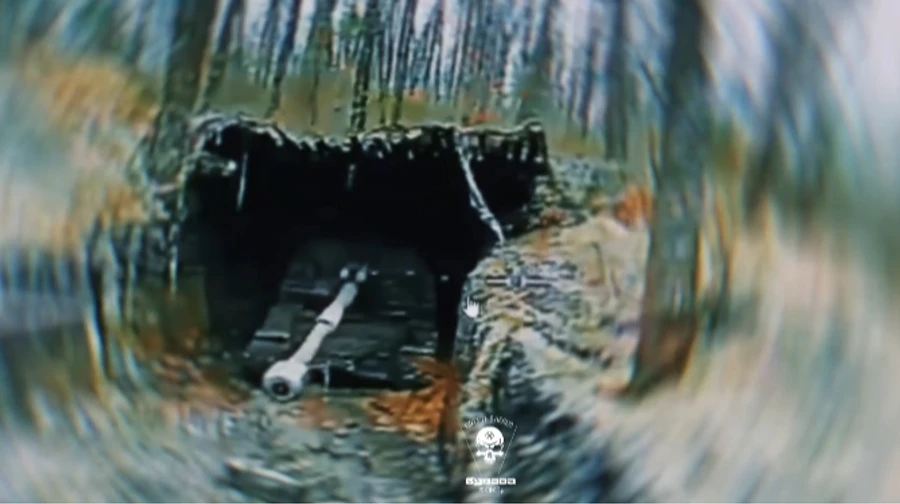 Ukraine destroys two Msta-S self-propelled guns and two howitzers on Russian territory – video