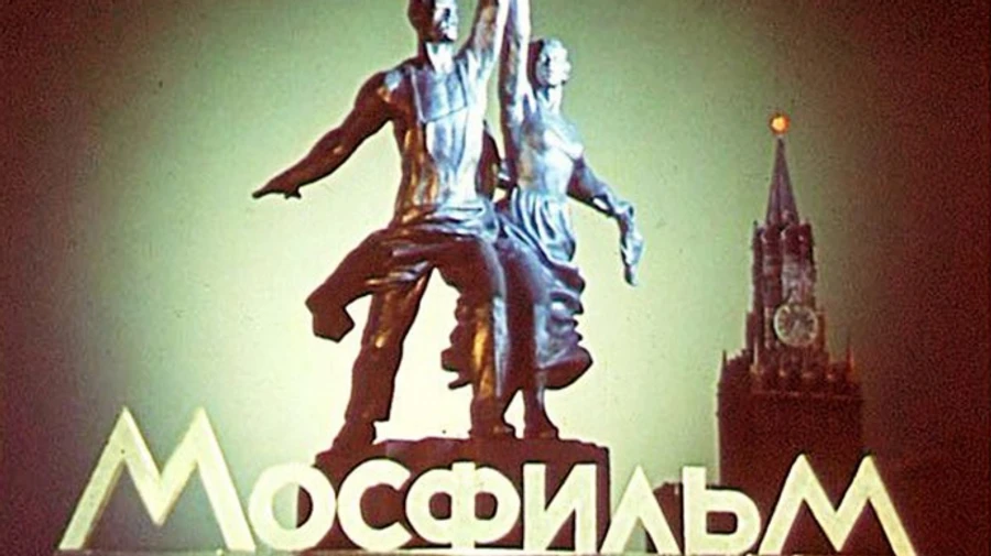 Росія відправила на війну реквізит Мосфільму: бронетехніку 50-х років